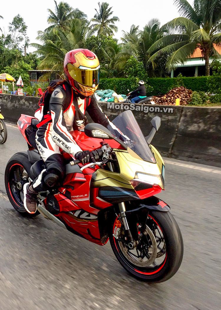 Nữ biker Phượng chủ nhân Ducati Panigale V4