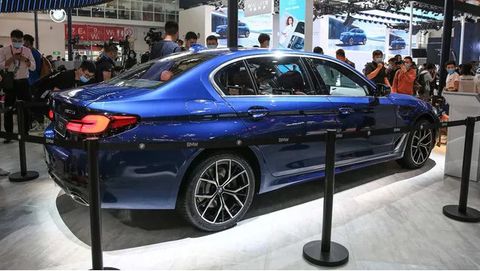 BMW 5-Series kéo dài hơn cả 7-Series, dân mạng nghĩ ngay tới việc mua về đổi logo để 'sống ảo'
