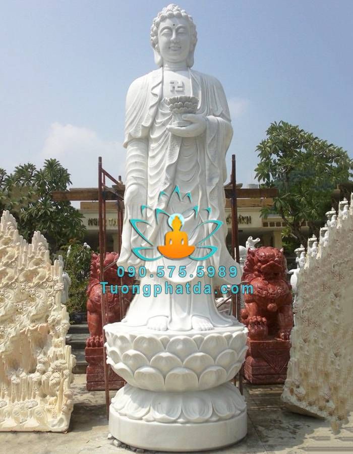 Tượng Phật A Di Đà Đứng Bằng Đá Non Nước Đà Nẵng