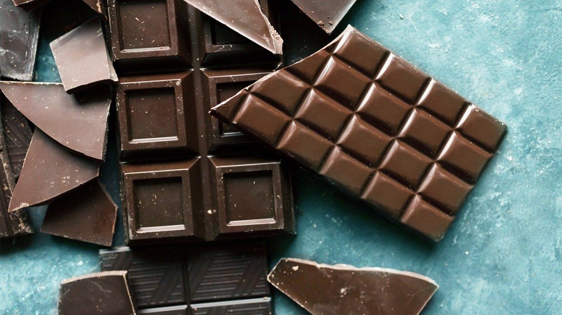 Mỗi sáng ăn một lát chocolate đen: Giảm cân và thông minh hơn