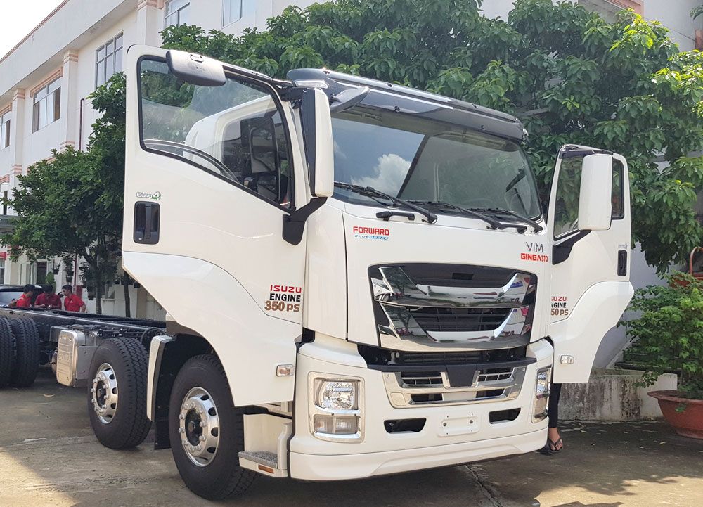 xe tải isuzu 4 chân