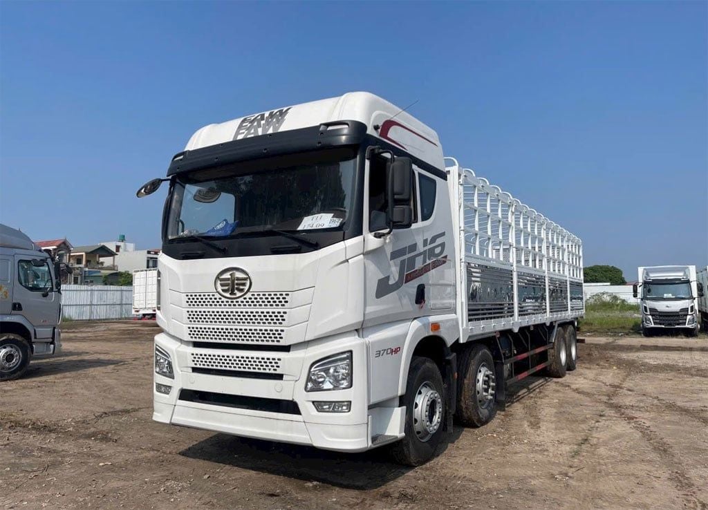 xe tải faw 4 chân