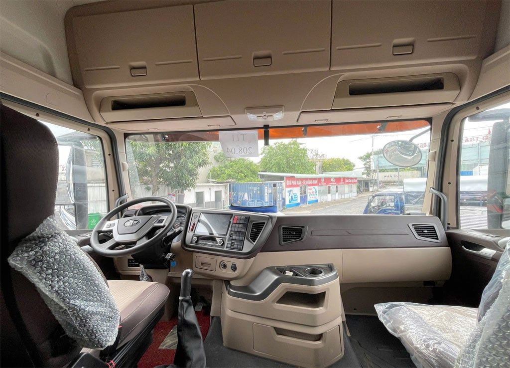 xe tải faw 4 chân