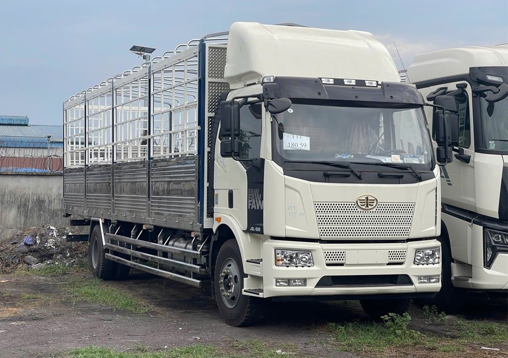 xe tải faw thùng dài cao 2m5