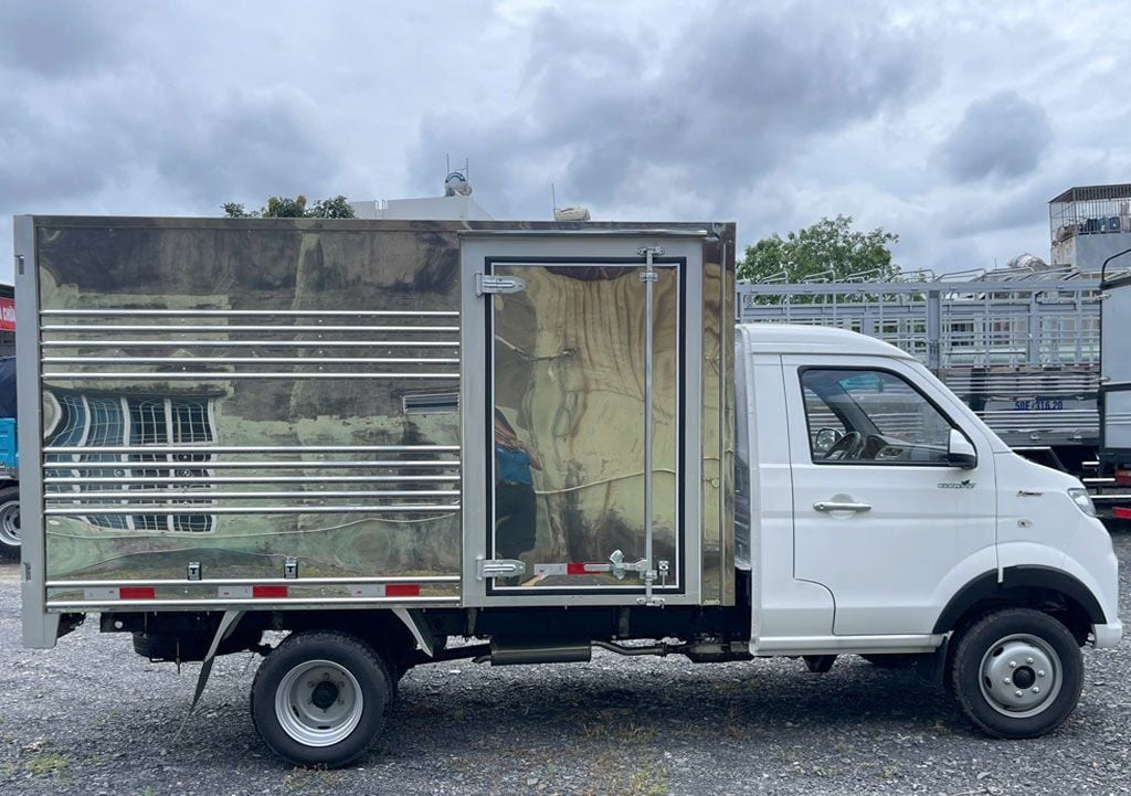 xe tải srm thùng kín