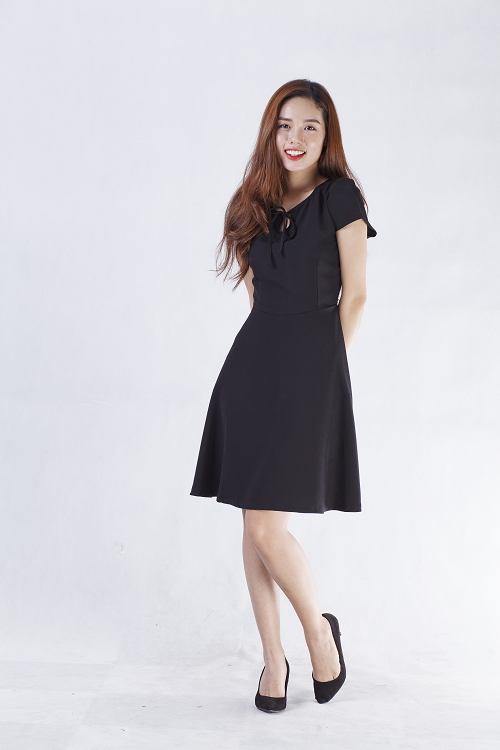 MẶC GÌ ĐỂ TÔN LÊN VÒNG EO CON KIẾN?