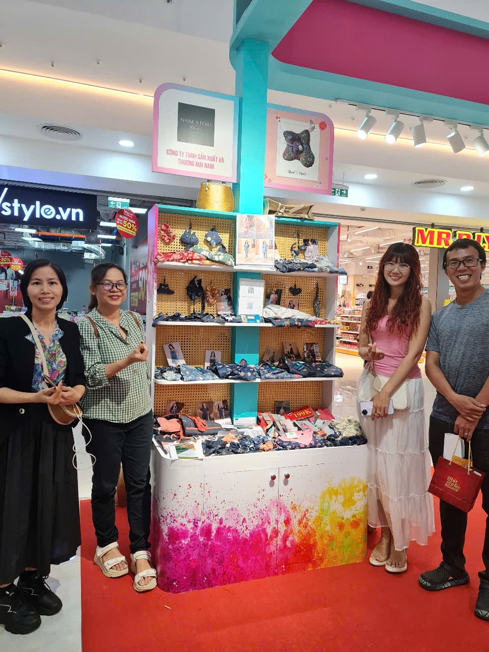 NaNi gặp gỡ khách hàng tại Central Mall