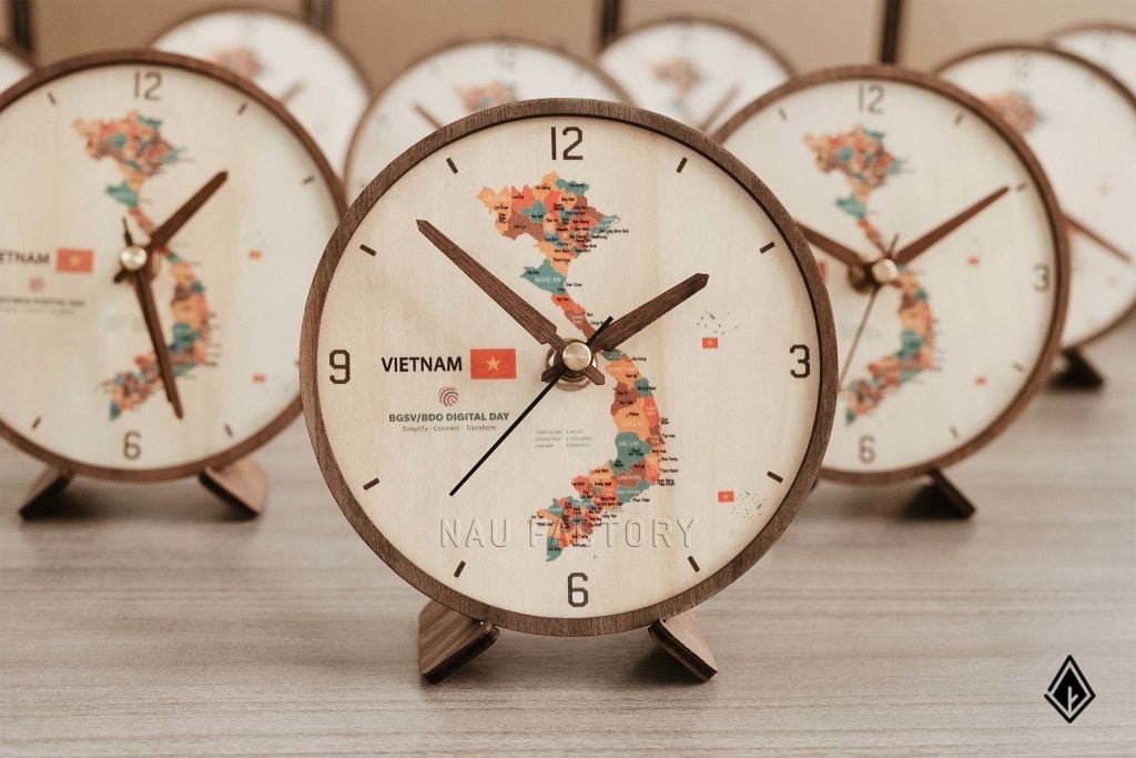 Đồng hồ bản đồ Việt Nam - Niềm tự hào sắt son hiện hữu cùng biểu tượng doanh nghiệp