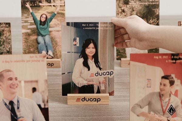 Giải mã sức hút từ tranh gỗ để bàn - Món quà được Educap lựa chọn