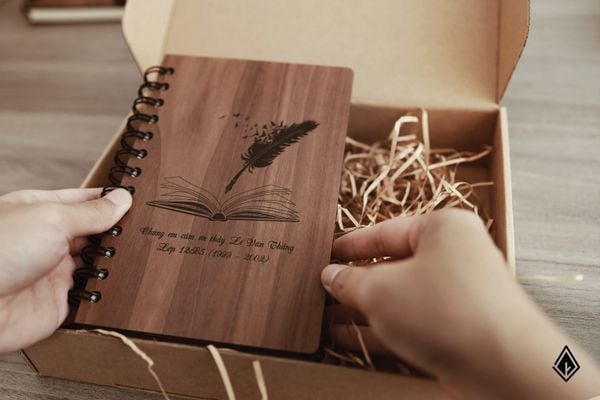 Gợi ý tặng quà 20-11 cho thầy giáo mà bạn nên biết