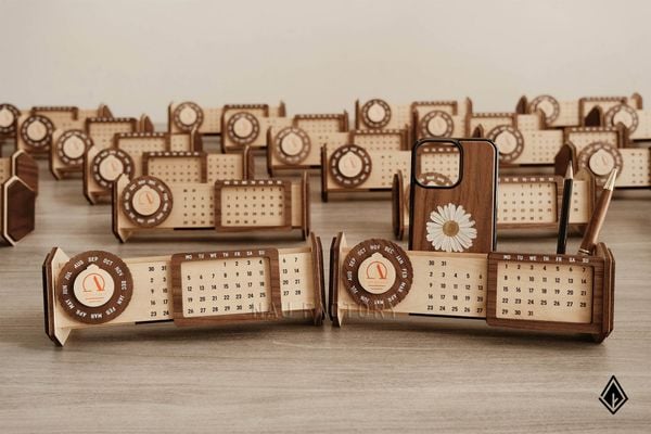 Khám phá dấu ấn Abroader trên lịch vạn niên form ngang