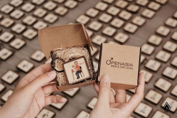 Móc khóa gỗ thay lời tri ân phái mạnh từ Openasia nhân Ngày Quốc tế Đàn ông