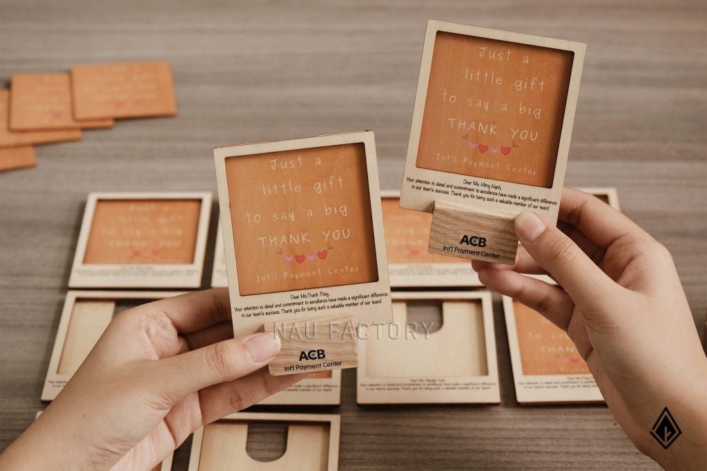 Tranh gỗ mini - Điểm chạm kết nối trong hành trình tri ân từ ACB