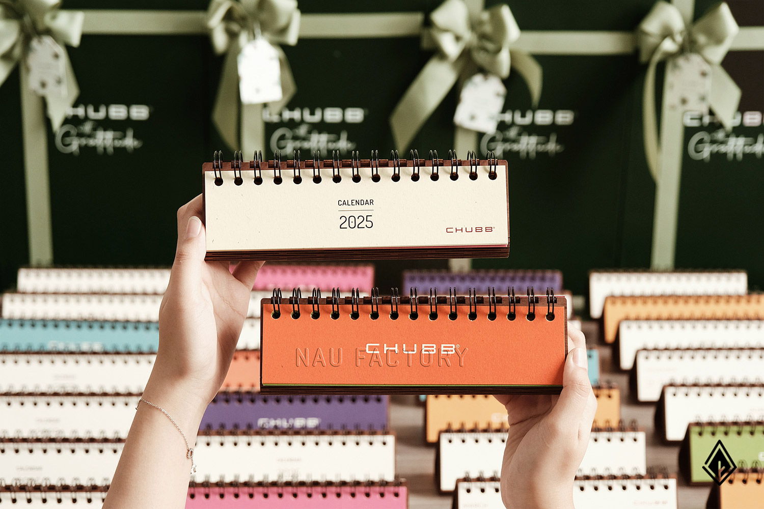 Lịch gỗ form ngang