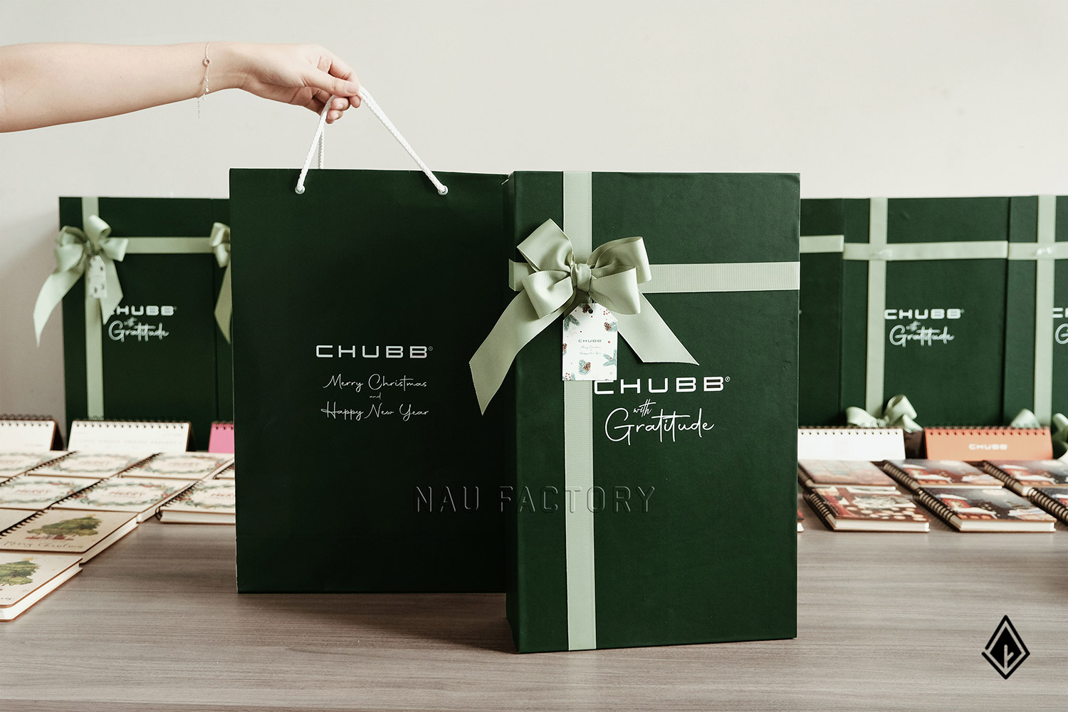 Lịch gỗ form ngang