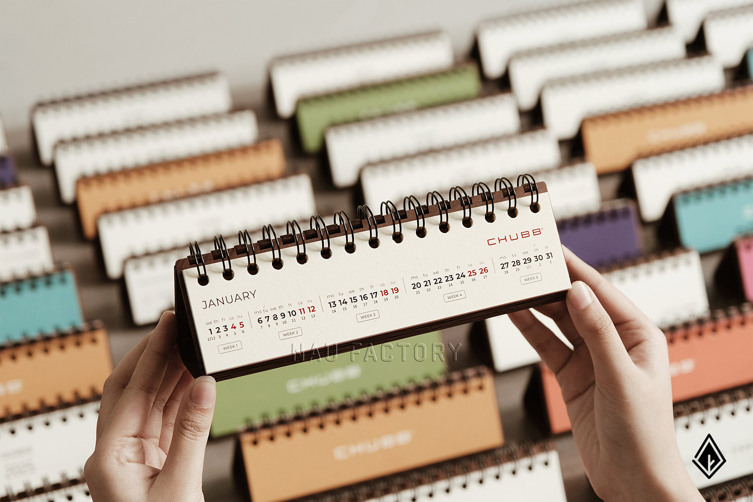 Lịch gỗ form ngang