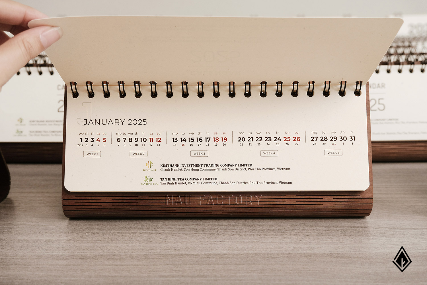 lịch gỗ ngôi nhà và lịch gỗ form ngang