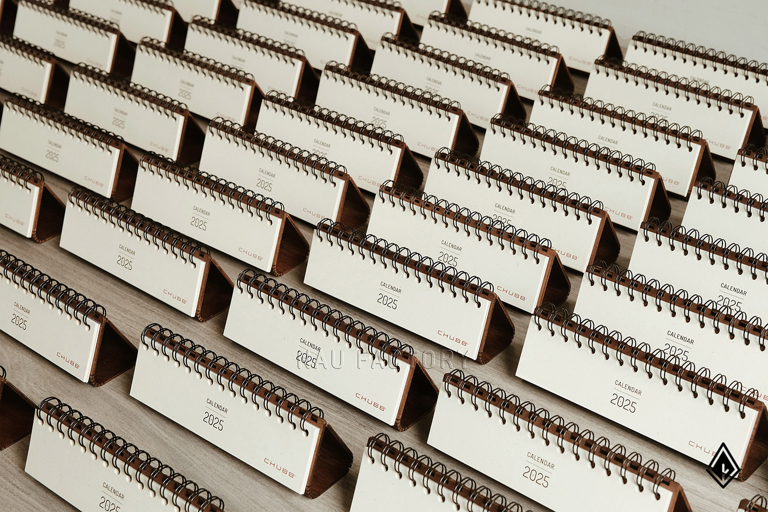 Lịch gỗ form ngang