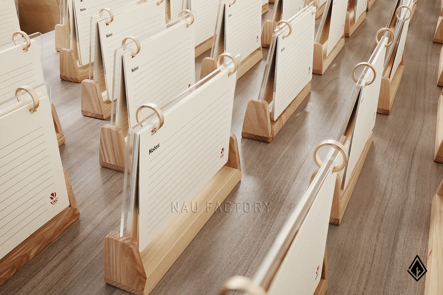 Lịch gỗ chữ U Maple