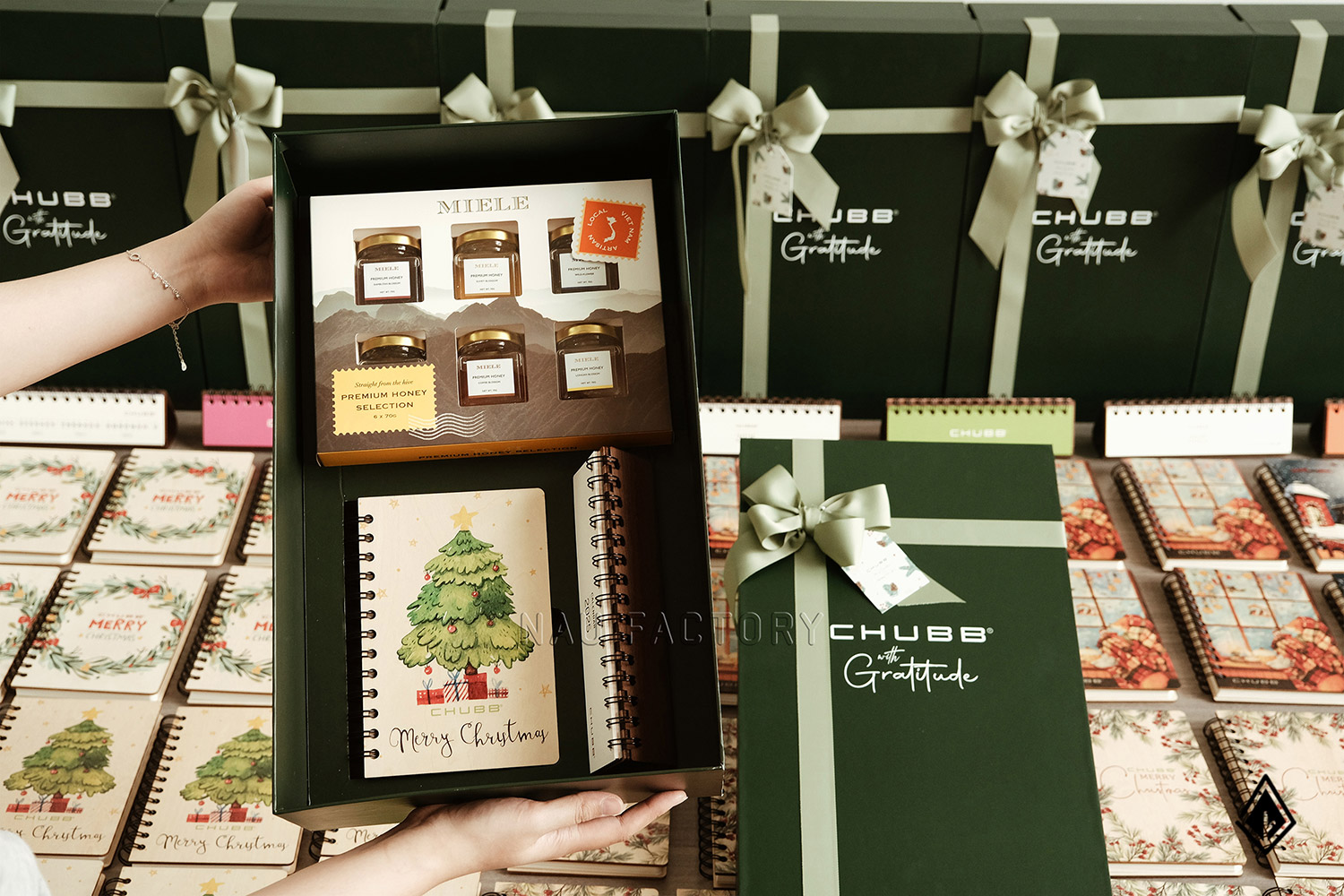 Lịch gỗ form ngang