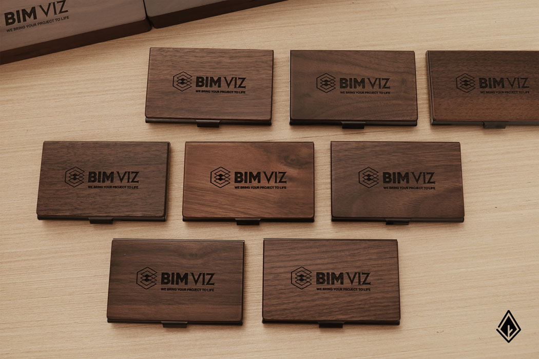 Hộp namecard gỗ khắc tinh tế sẽ mang lại sự chuyên nghiệp cho doanh nghiệp. Ảnh: Nâu Factory