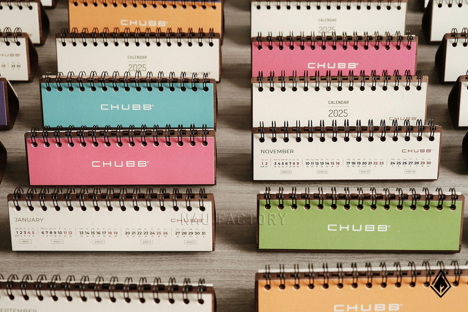 Lịch gỗ form ngang