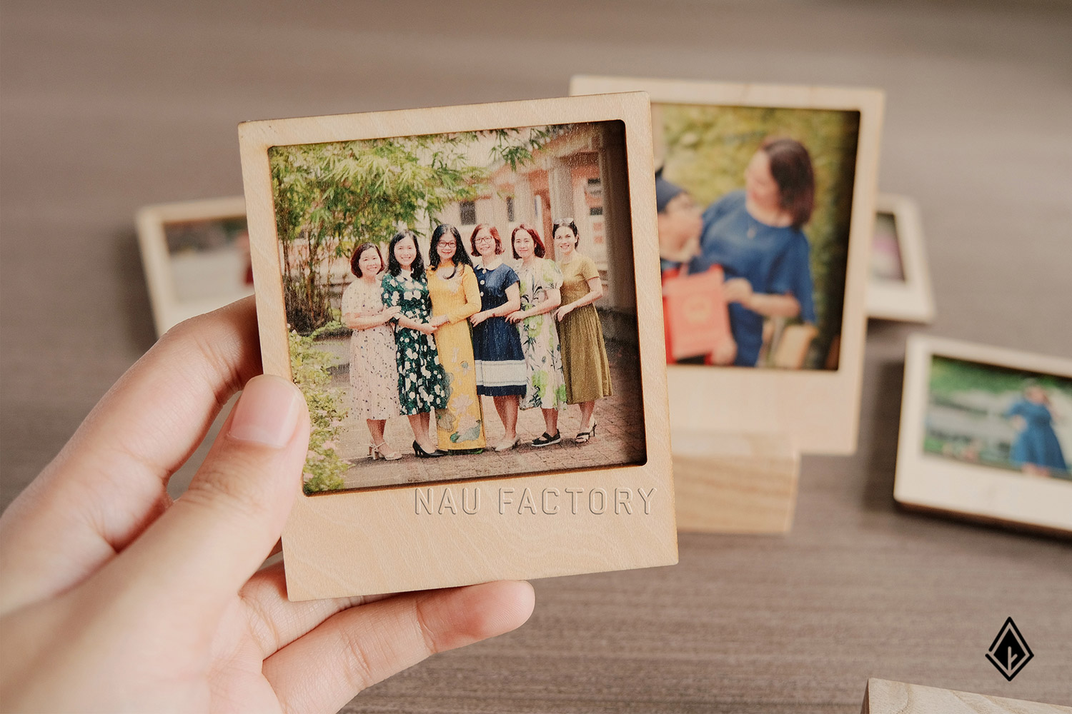 Tranh gỗ để bàn mini | In hình kỷ niệm theo yêu cầu