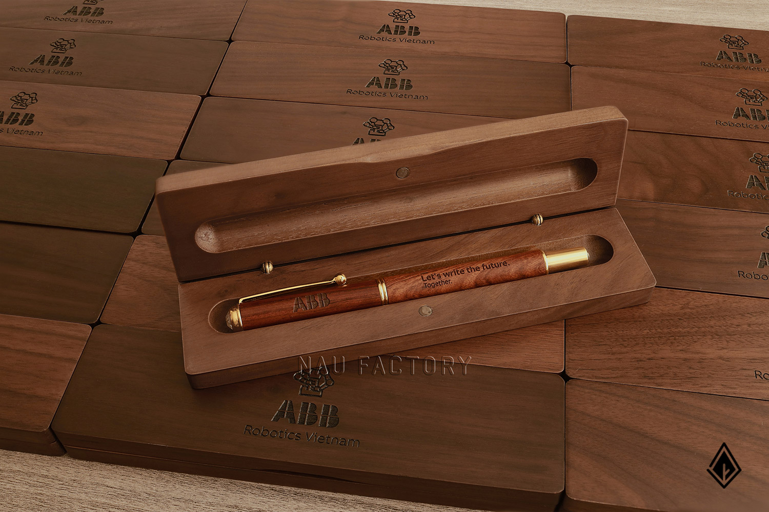 Set bút & hộp bút gỗ Walnut | Làm theo yêu cầu – NAU FACTORY