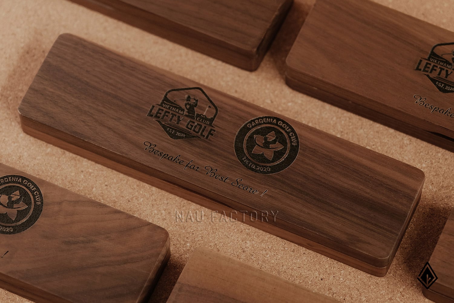 bút và hộp bút gỗ walnut