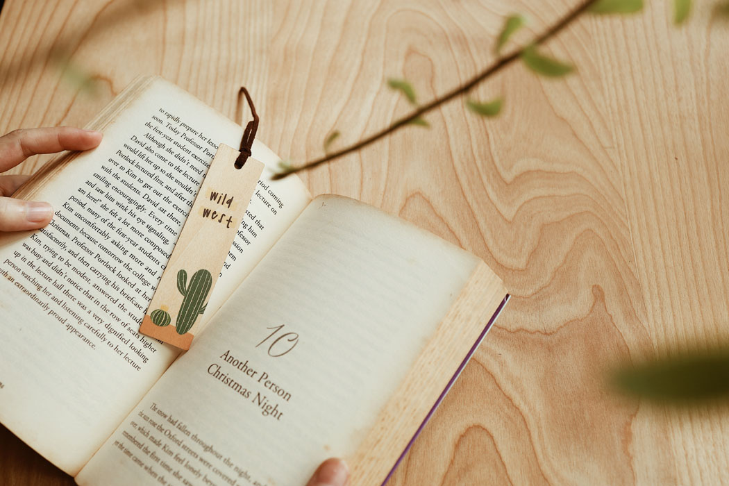 Bookmark hoa hướng dương không chỉ giúp đánh dấu trang mà còn tăng hứng thú cho bạn đọc
