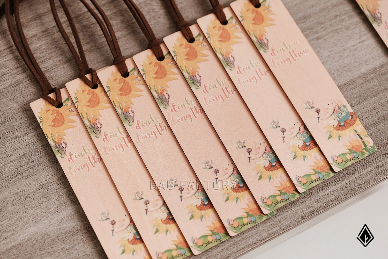 Bookmark gỗ in hình theo yêu cầu
