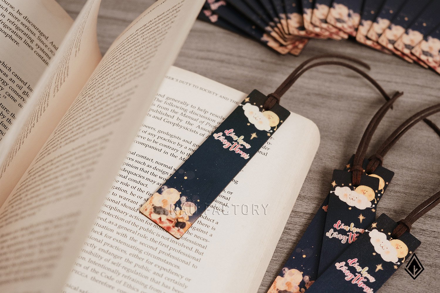 Bookmark gỗ in hình theo yêu cầu