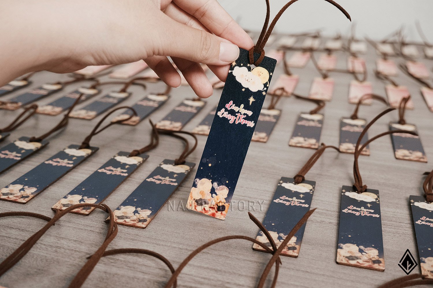 Bookmark gỗ in hình theo yêu cầu