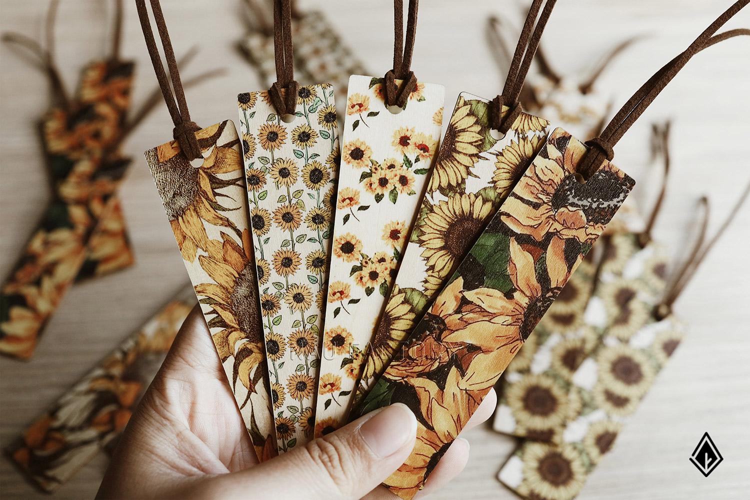 Bookmark gỗ in linh hoạt 2 mặt