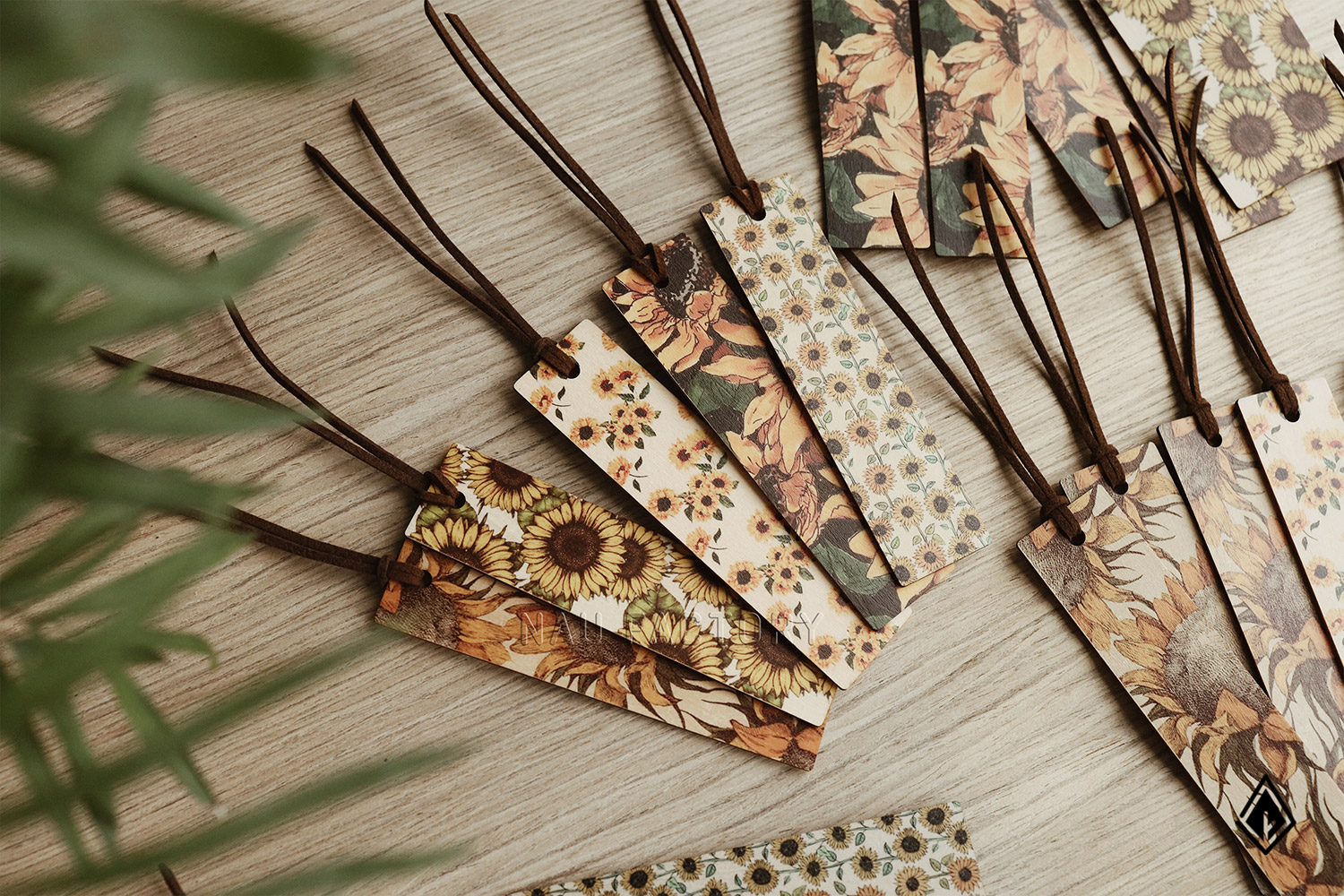 Bookmark gỗ in linh hoạt 2 mặt