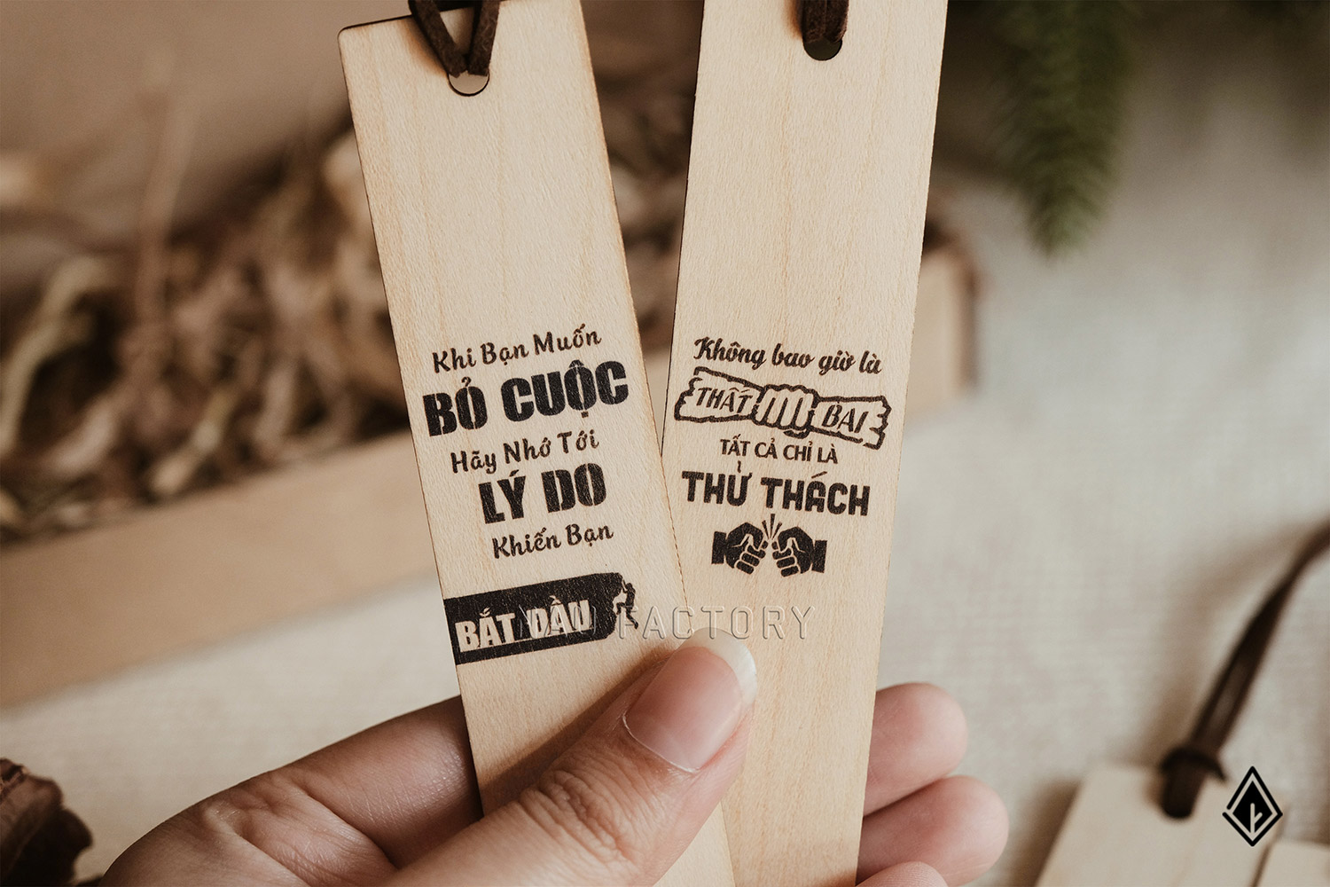 Bookmark gỗ rừng cây