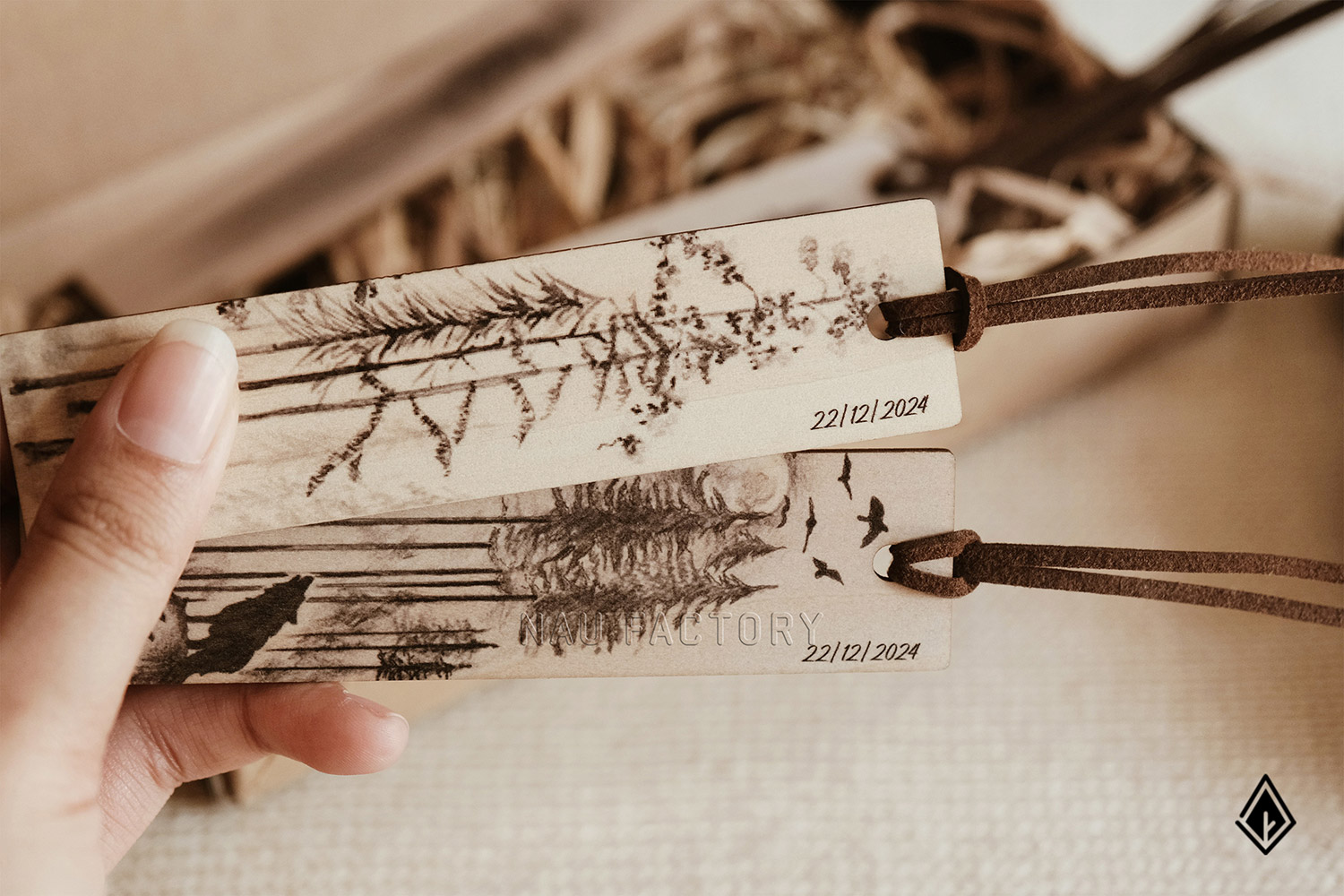 Bookmark gỗ rừng cây