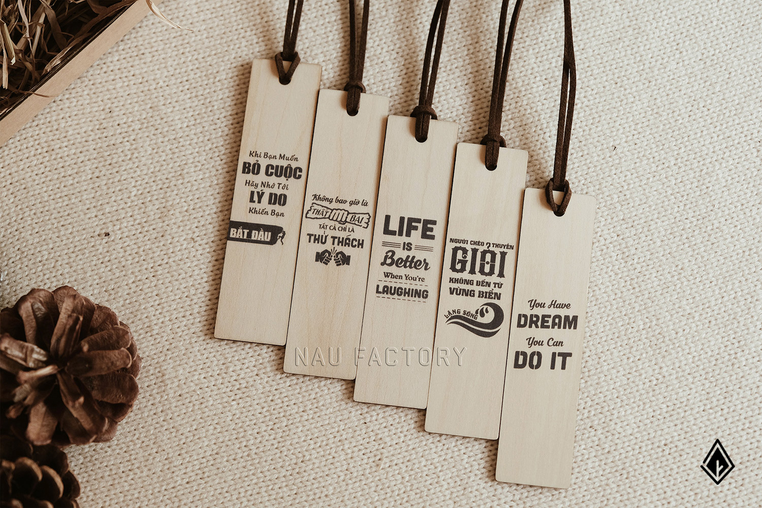 Bookmark gỗ rừng cây