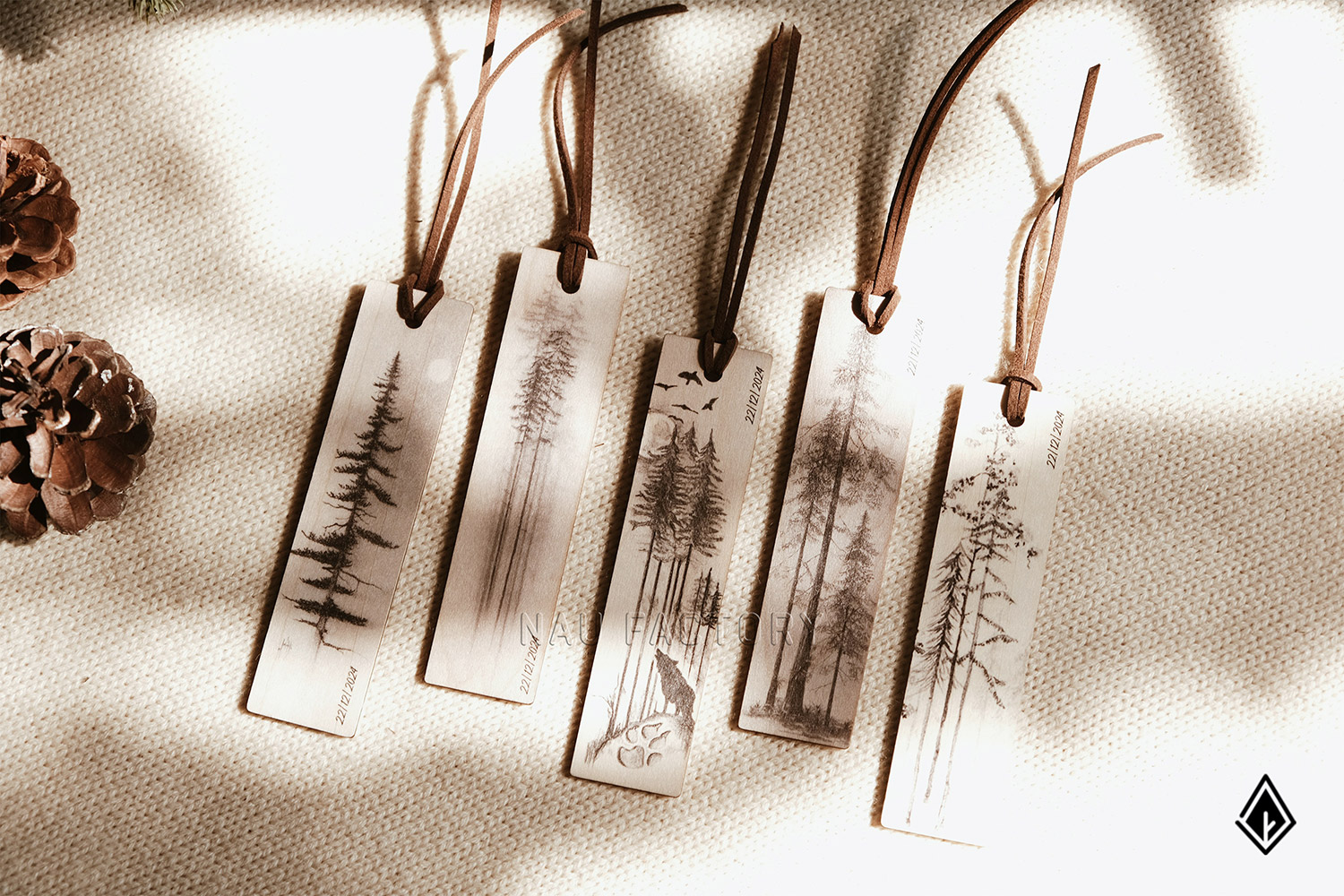 Bookmark gỗ rừng cây