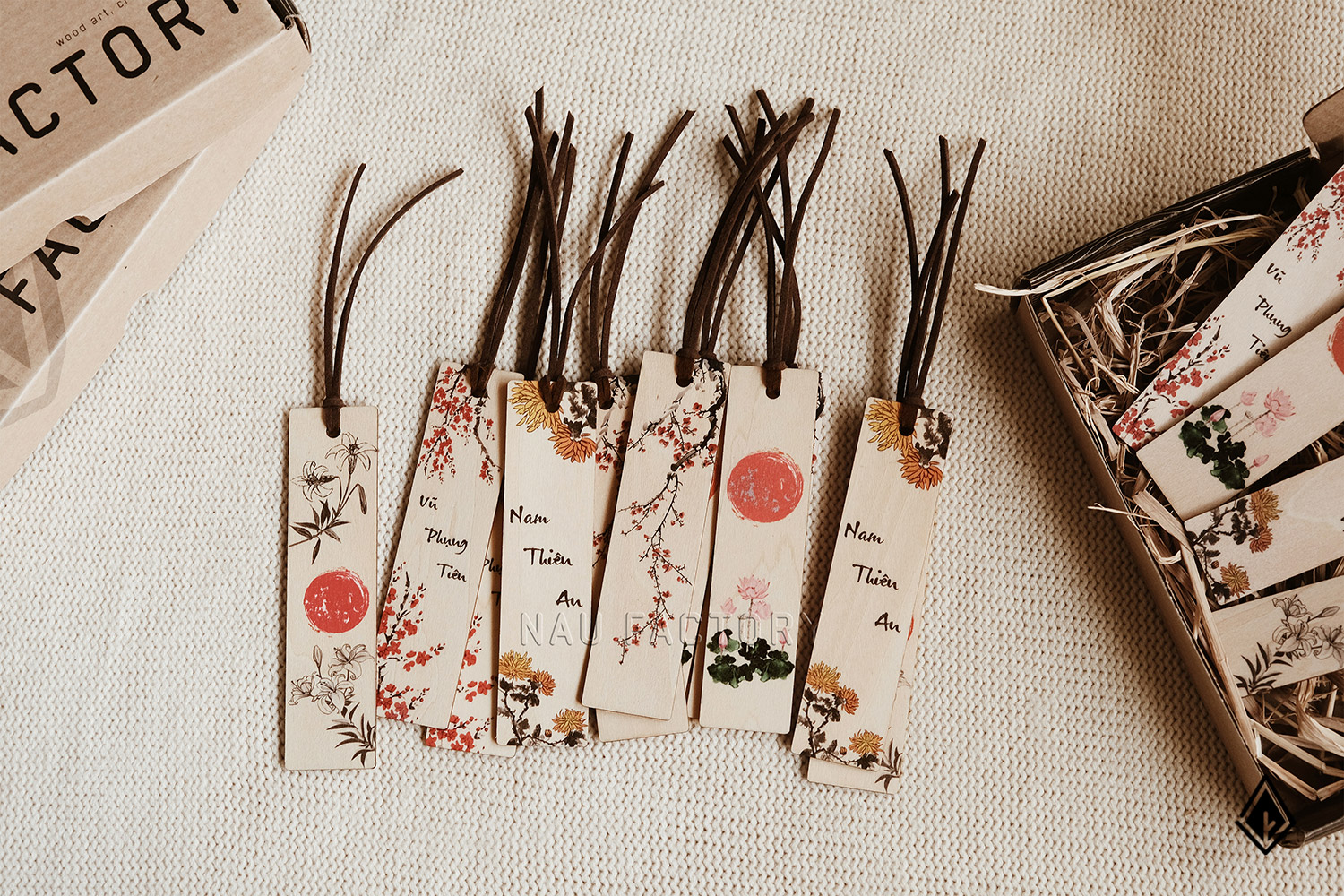 Bookmark gỗ tranh thủy mặc