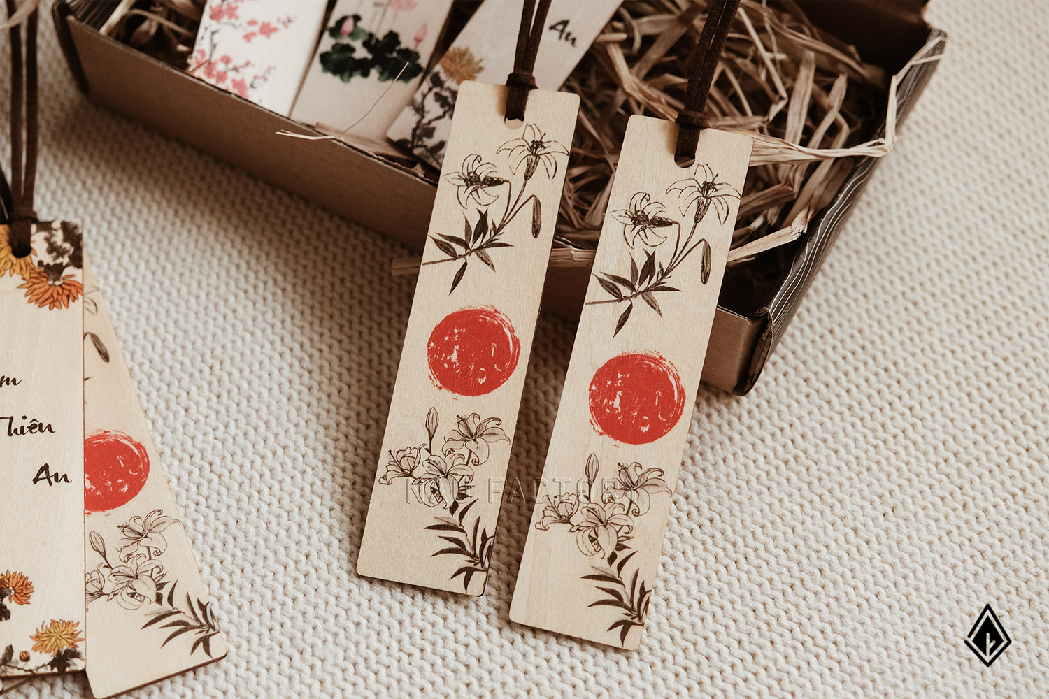 Bookmark gỗ tranh thủy mặc
