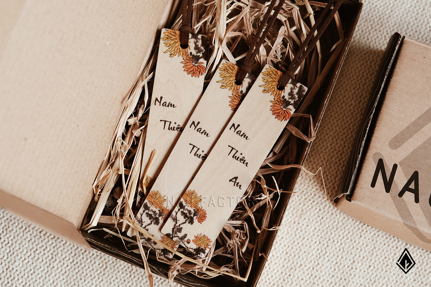 Bookmark gỗ tranh thủy mặc