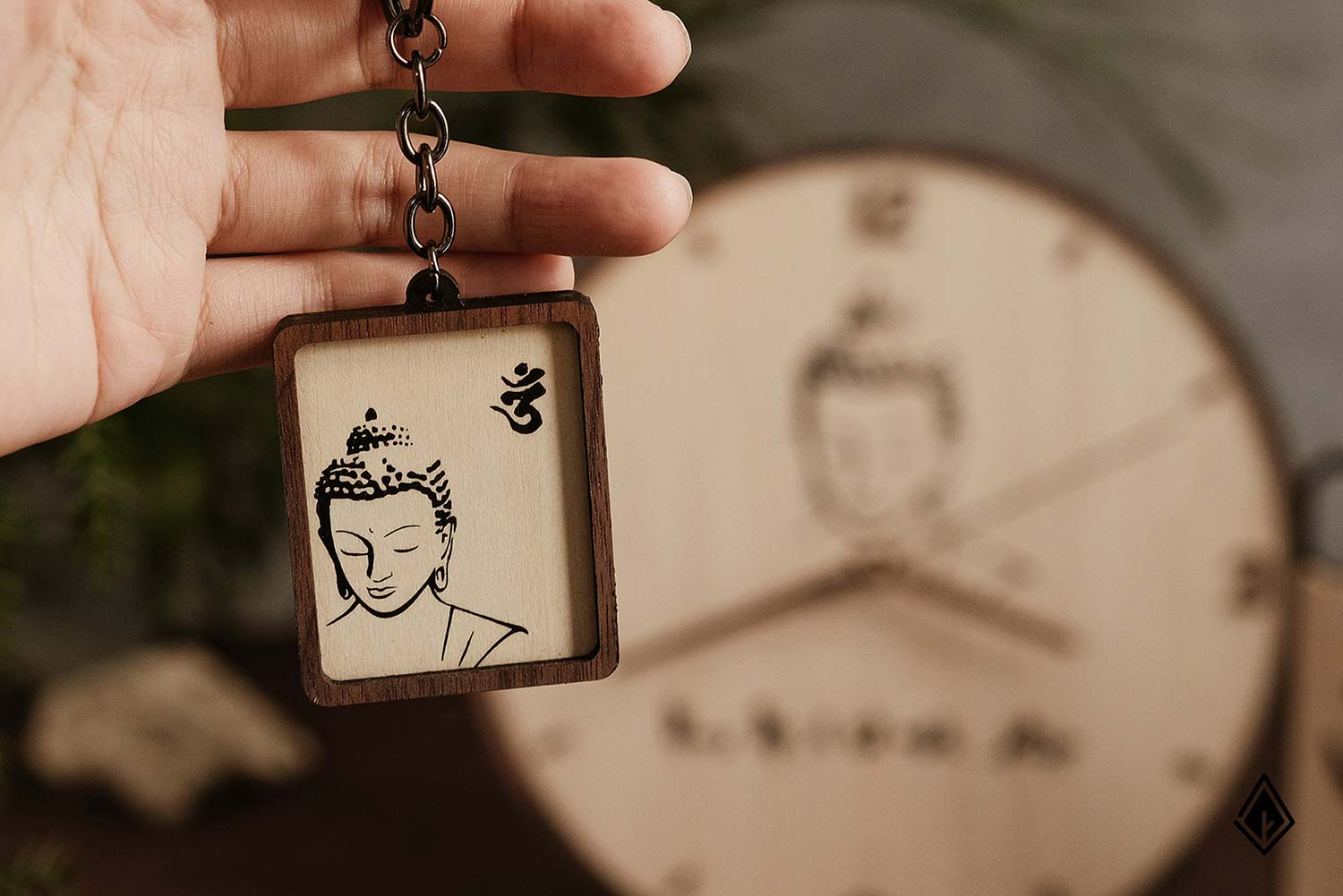 Vẻ đẹp sang trọng trên chiếc móc khóa gỗ Đức Phật. Ảnh: Nau Factory