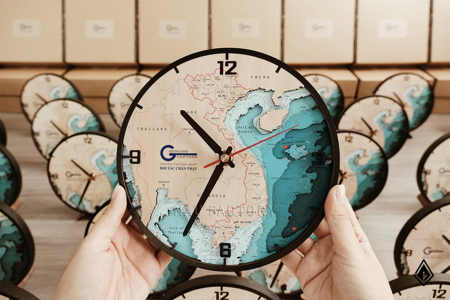 đồng hồ gỗ bản đồ Việt Nam