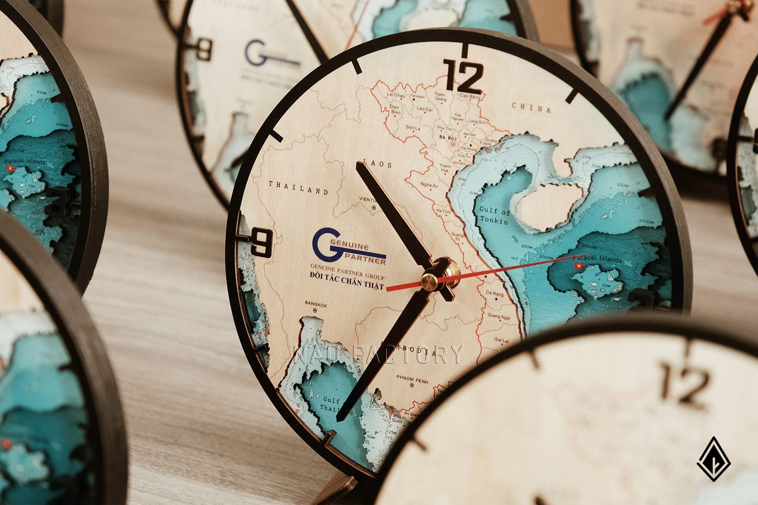 đồng hồ gỗ bản đồ Việt Nam