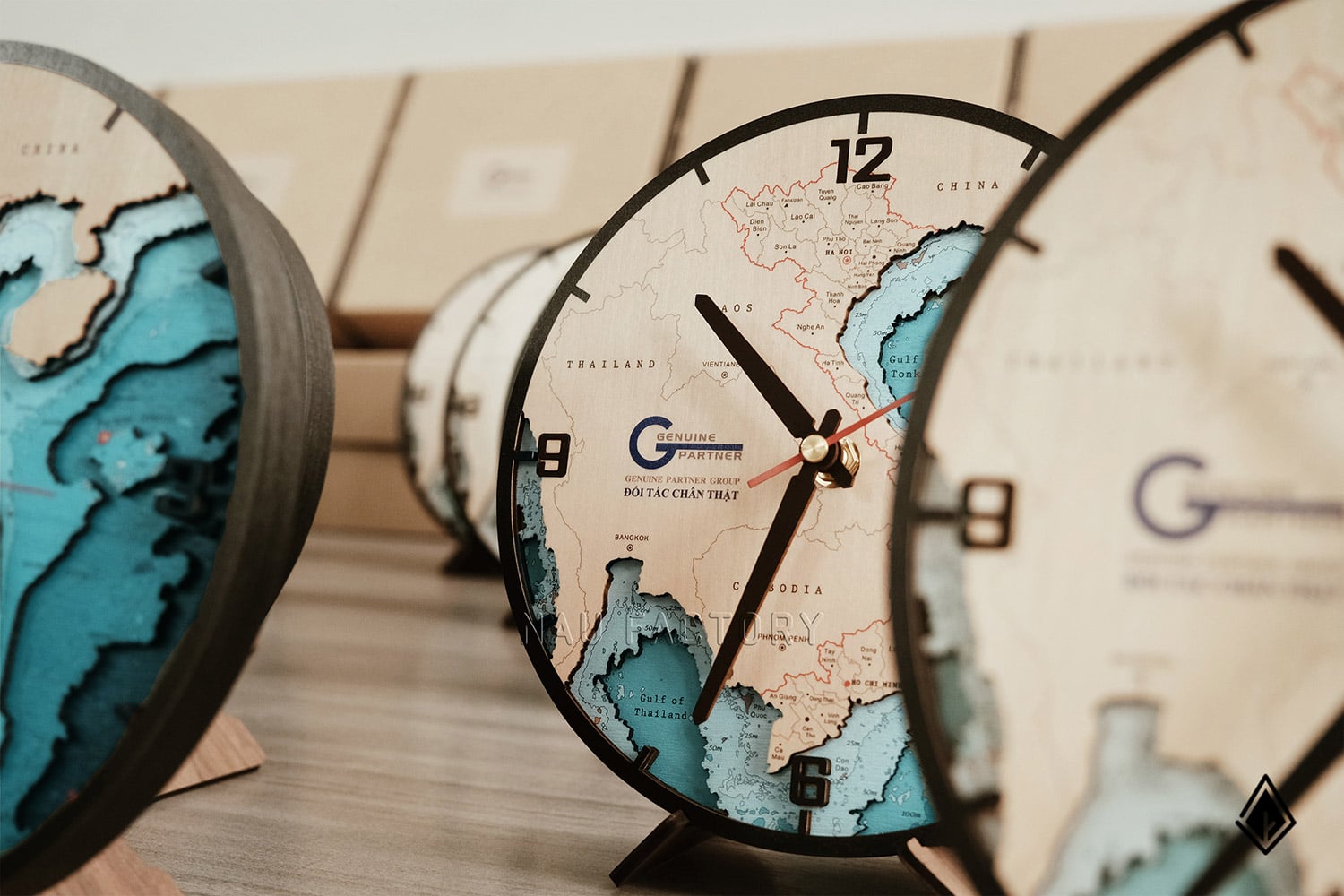 đồng hồ gỗ bản đồ Việt Nam
