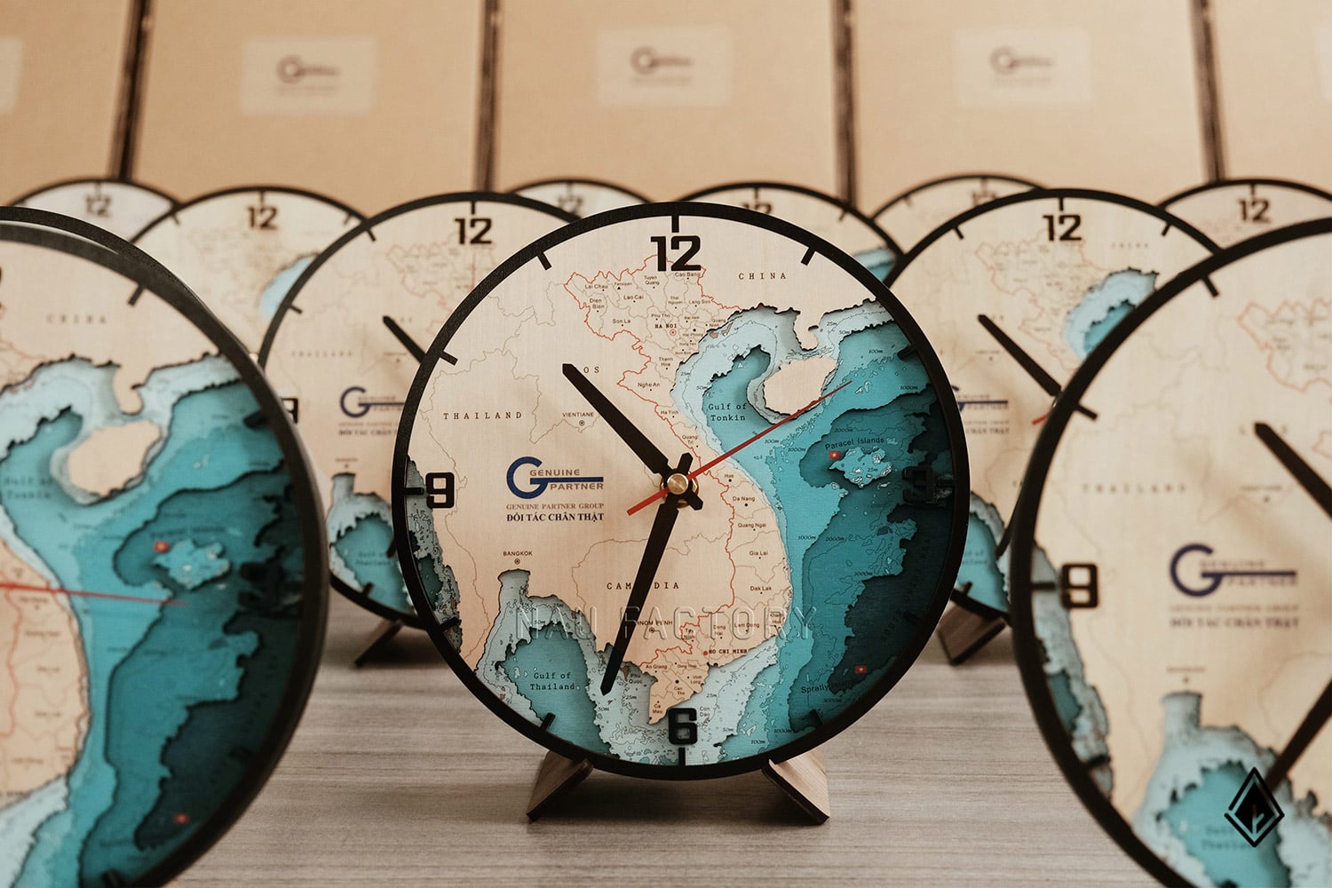 đồng hồ gỗ bản đồ Việt Nam