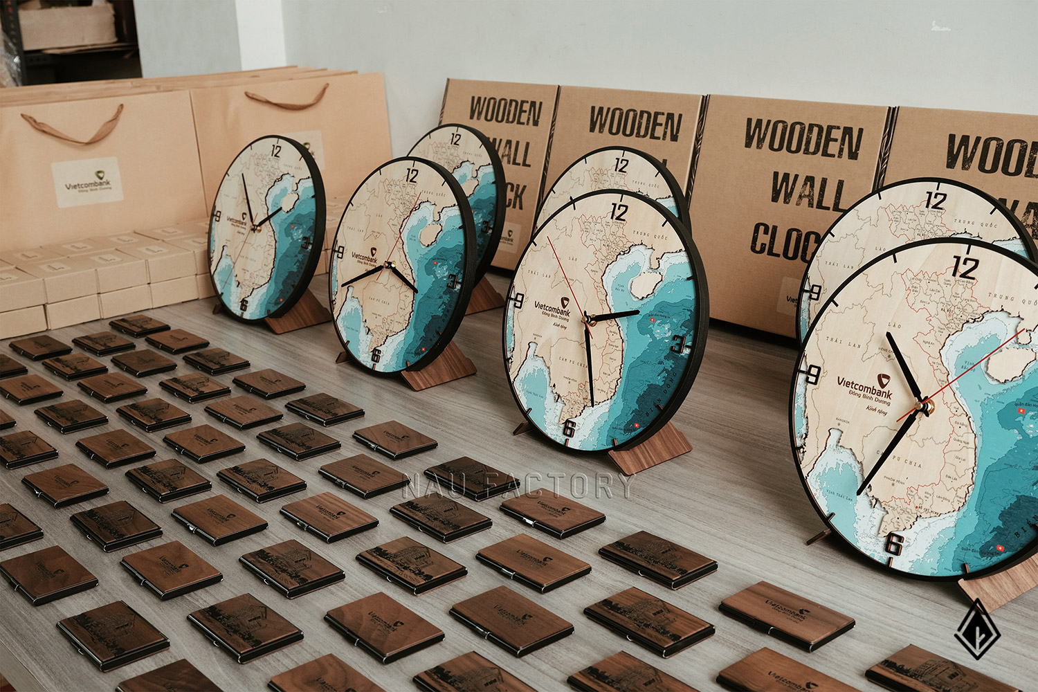 đồng hồ gỗ bản đồ Việt Nam