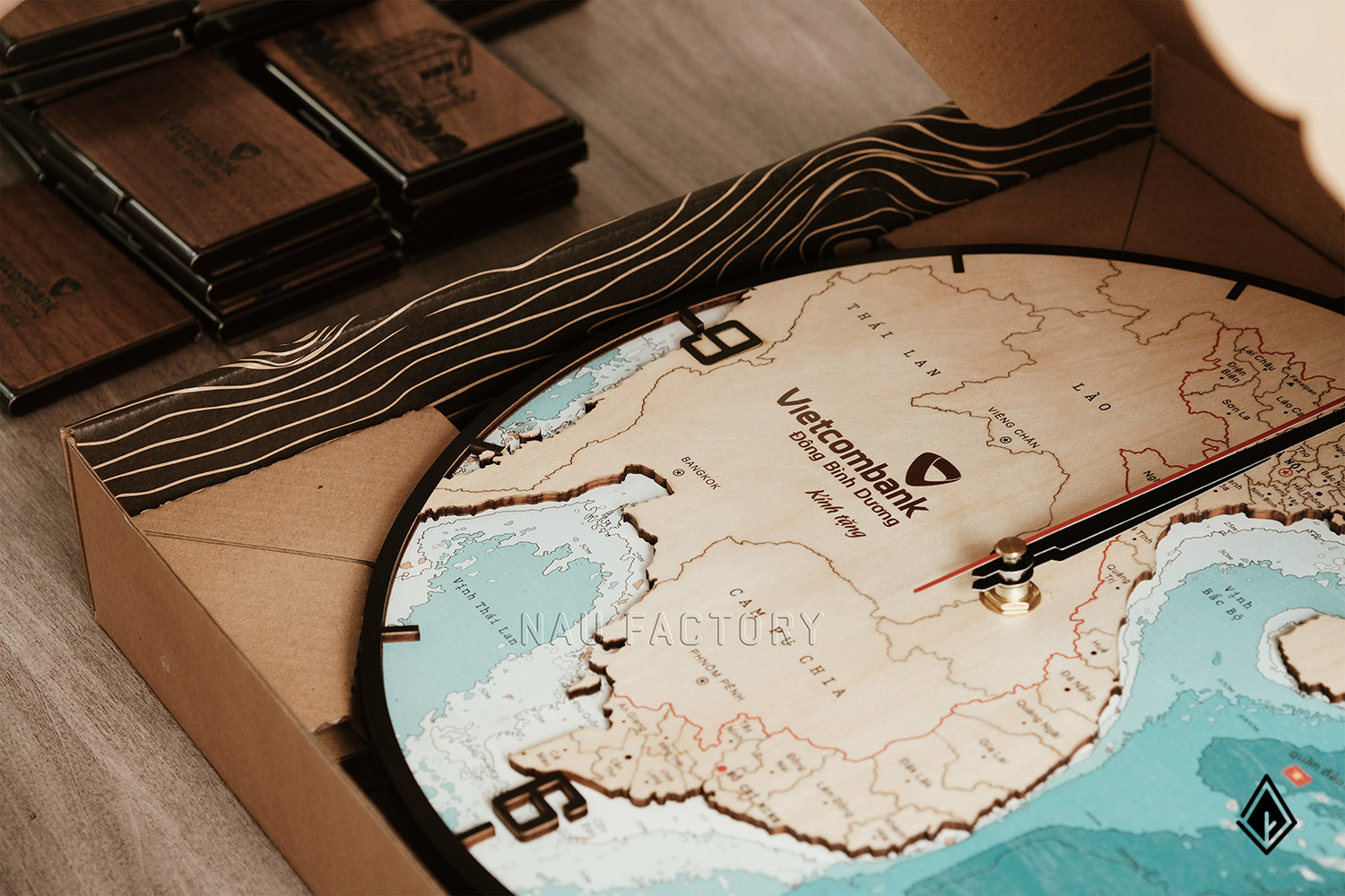 đồng hồ gỗ bản đồ Việt Nam