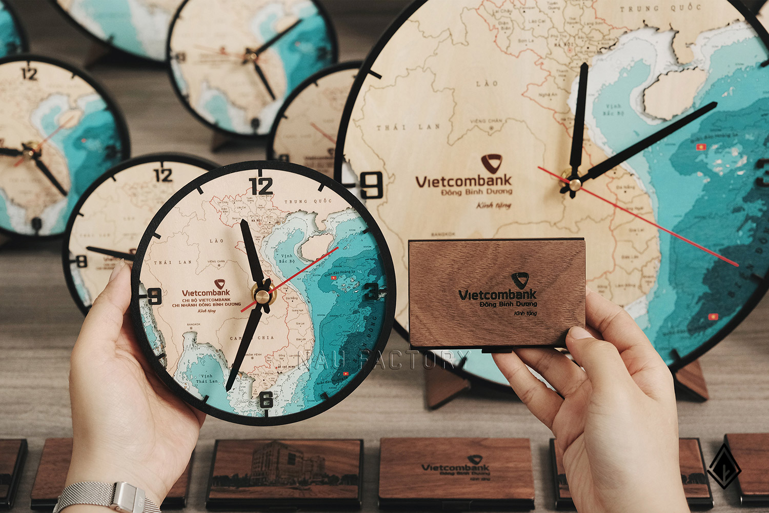 đồng hồ gỗ bản đồ Việt Nam